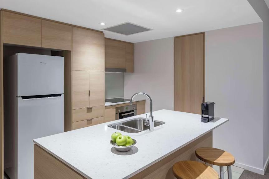 Apartment Residences 2-br River View Gold Coast